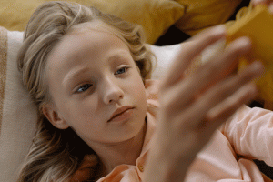 Should Parents Check Their Teen’s Phone? A Balanced Approach