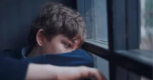 What Happens When a Child Doesn’t Feel Loved? Signs Parents Should Pay Attention To