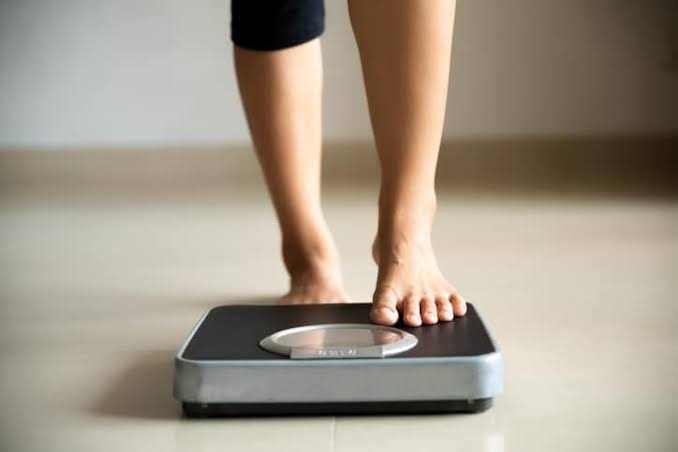 How to Handle Teen Body Image Issues: Parent Guide
