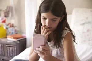 How to Help Child Deal with Cyberbullying